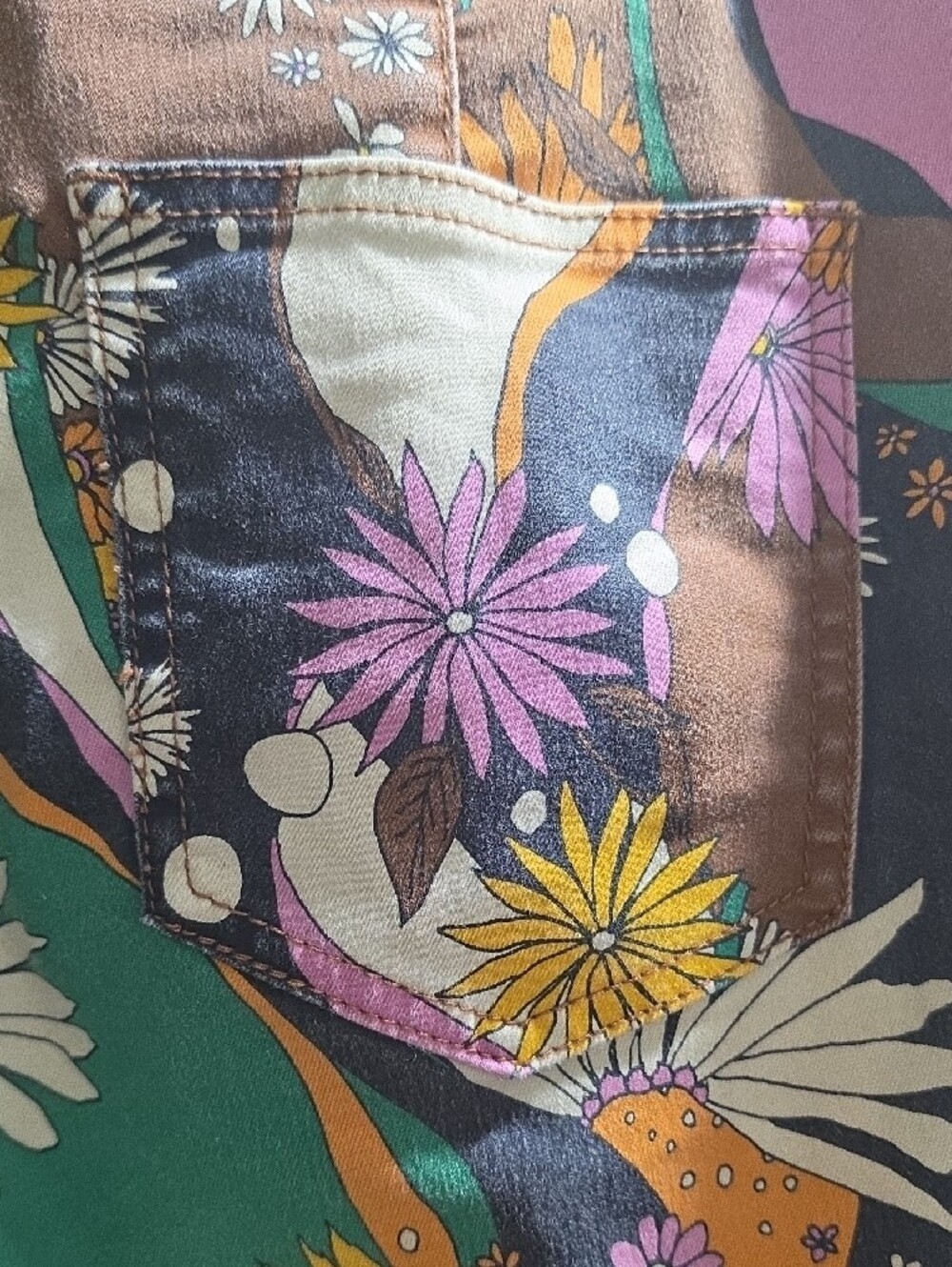 RARE Free People Flare Jeans - Picture 9 of 10
